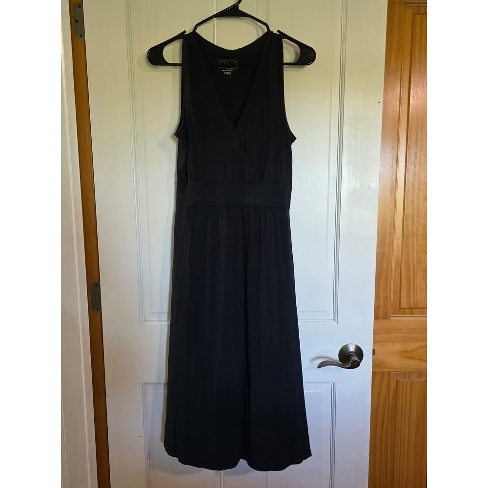 L.L. Bean Women Black Surplice V-Neck Sleeveless Midi Dress 269840 Small Regular